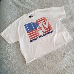 MTV Crop White Graphic T-Shirt